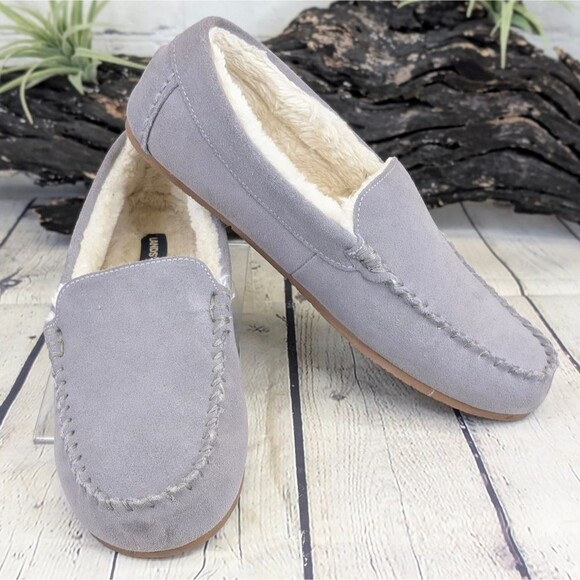 Lands End Women's Fuzzy Lined Suede Moccasin Slippers - Picture 1 of 10